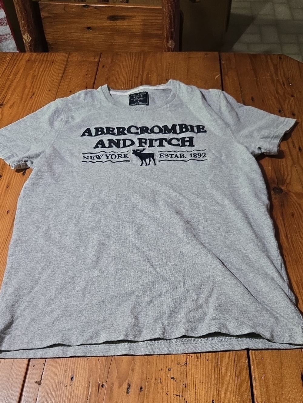 Abercrombie & Fitch Light Gray Tee with Navy Logo Sz M